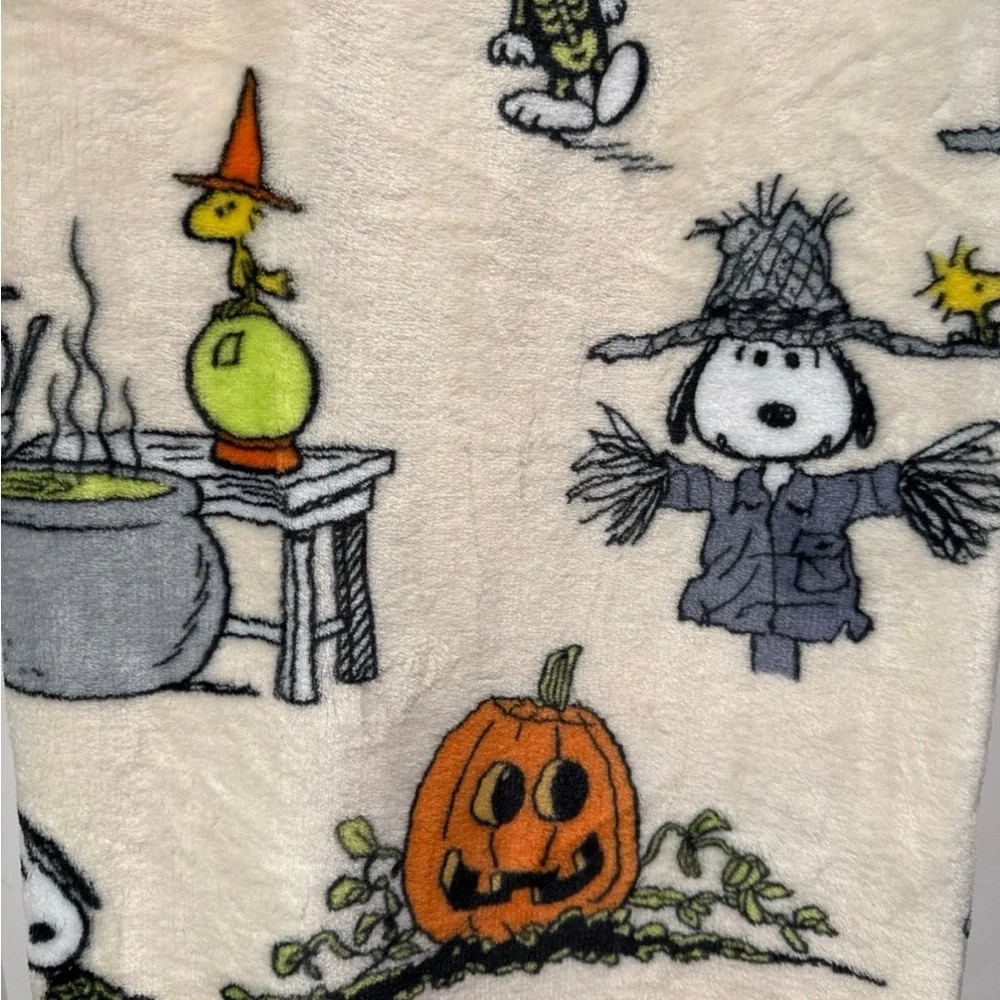 Peanuts Halloween Blanket